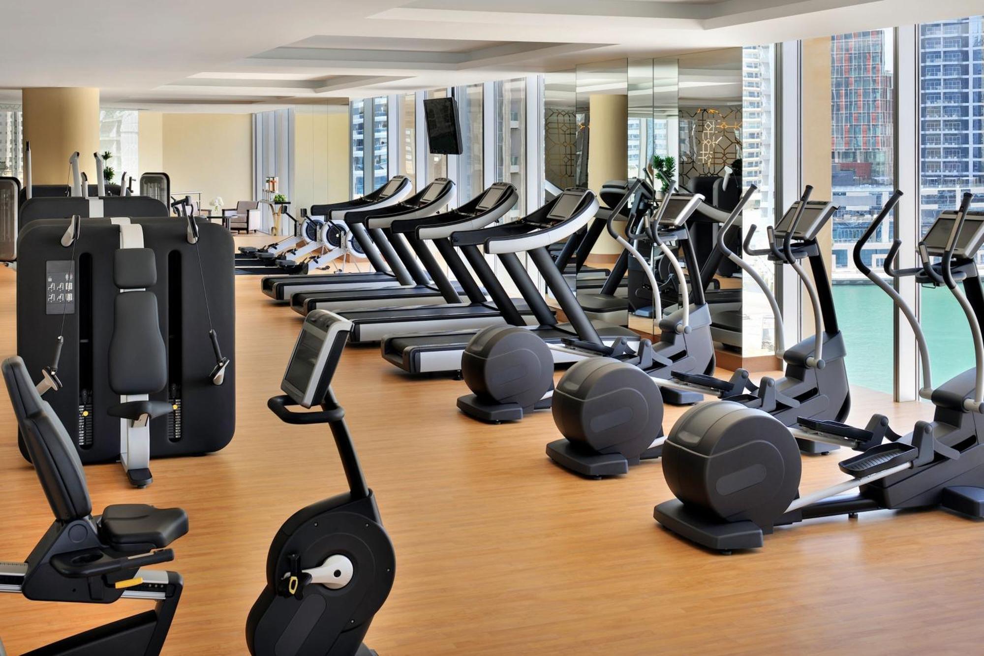 Jw Marriott Hotel Marina Дубай Екстер'єр фото A gym at a hotel