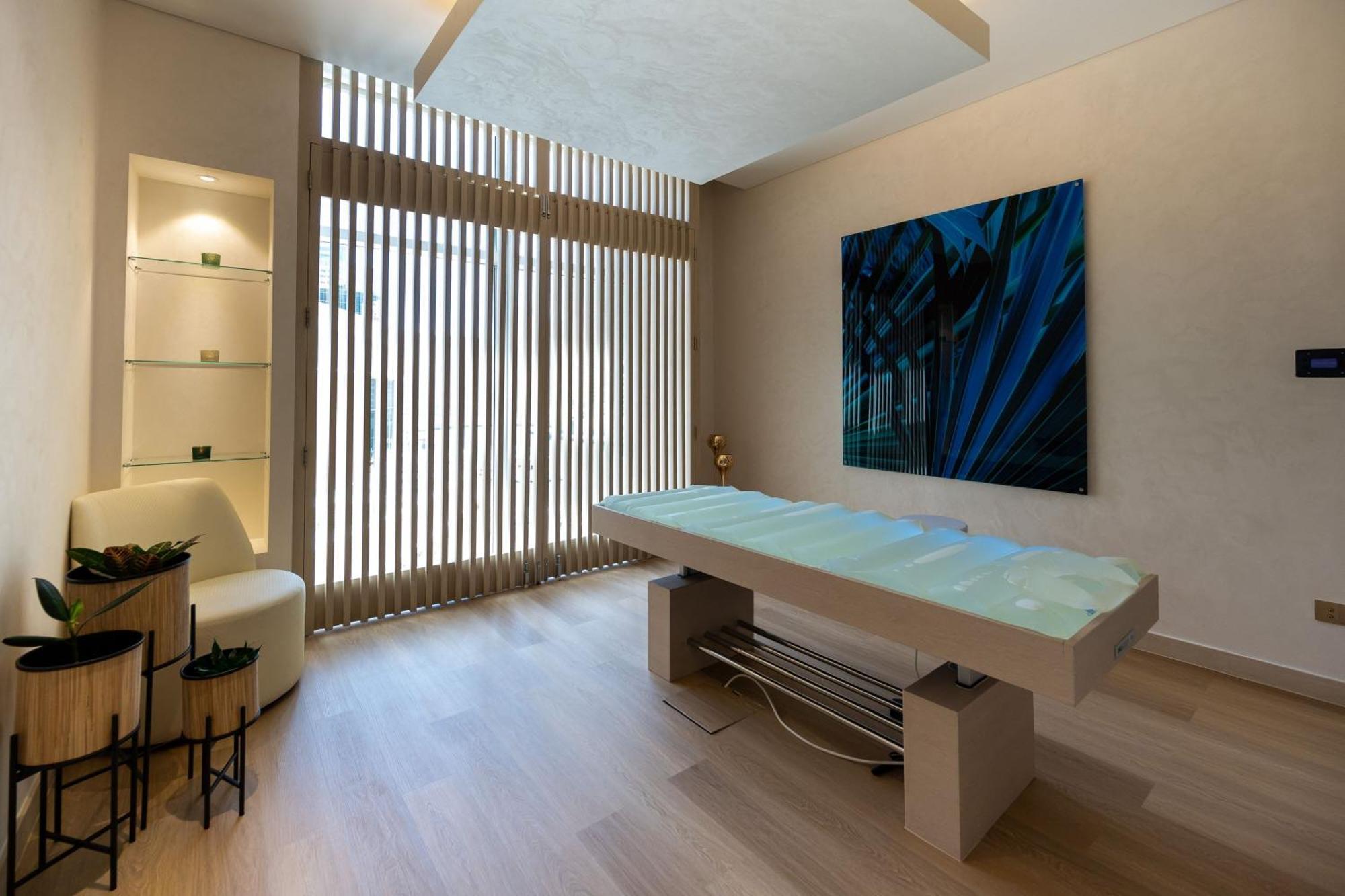 Jw Marriott Hotel Marina Дубай Екстер'єр фото A treatment room at the spa